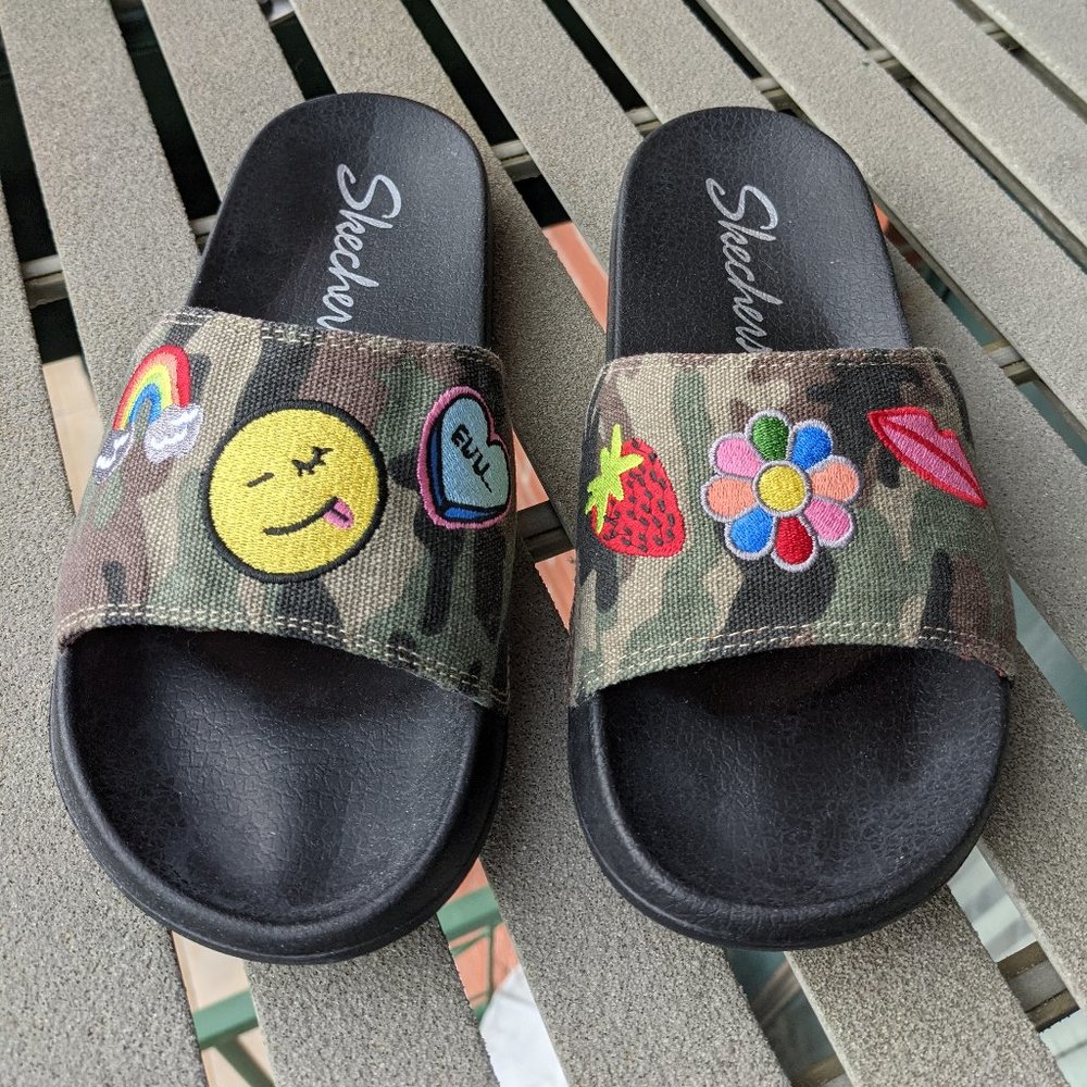 Skechers "Say It" Camo Conversational Slide Sandal